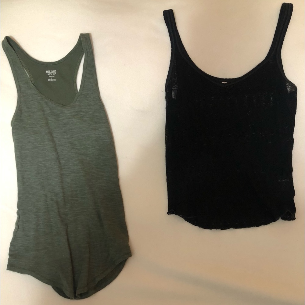 Gently worn. Pet and smoke free home. Two tops coming as a bundle.